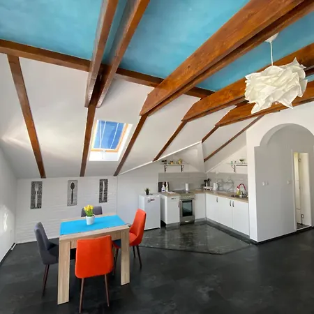 Apartment No10 *